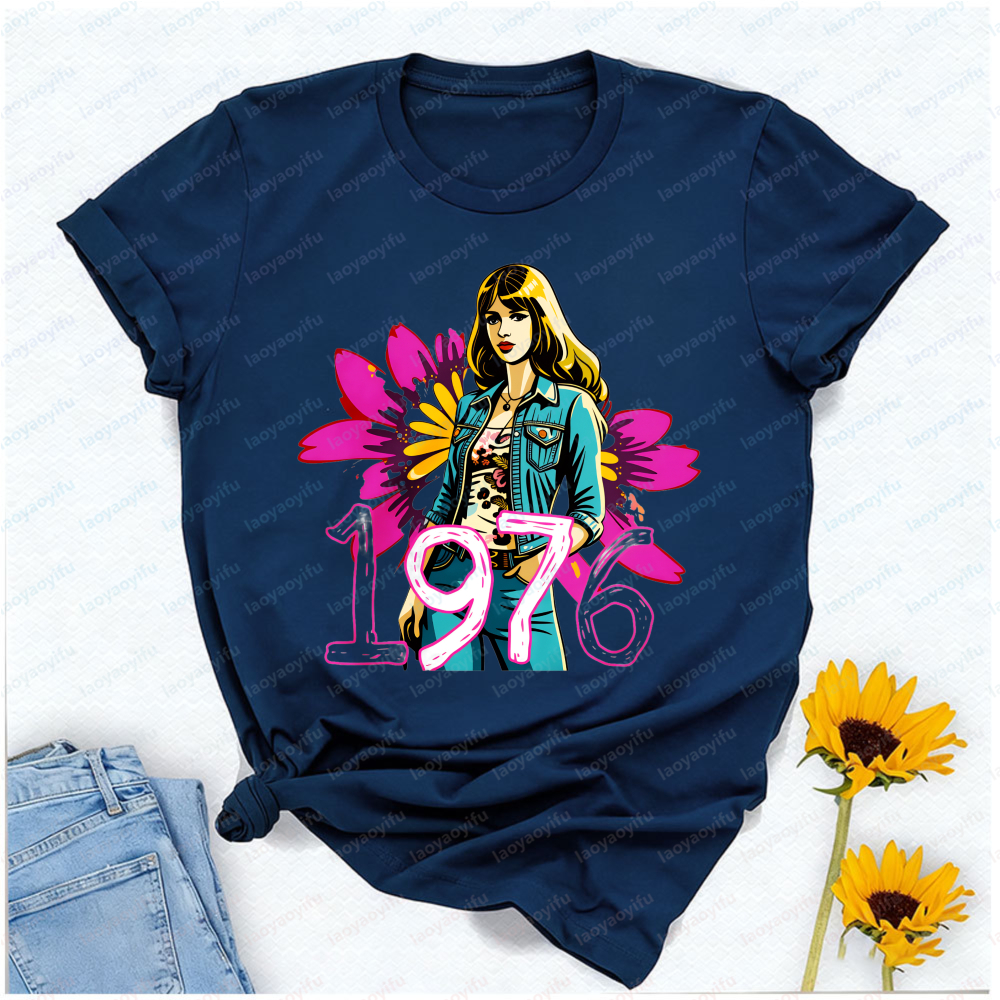 1976 Retro Groovy Girl T-Shirt - Women'S Fashion In The 70S ulasan dan harga
