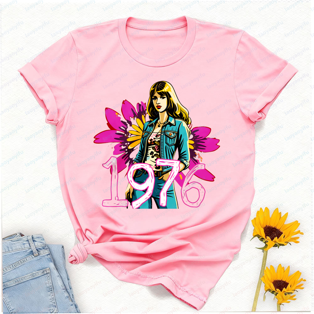 1976 Retro Groovy Girl T-Shirt - Women'S Fashion In The 70S ulasan dan harga